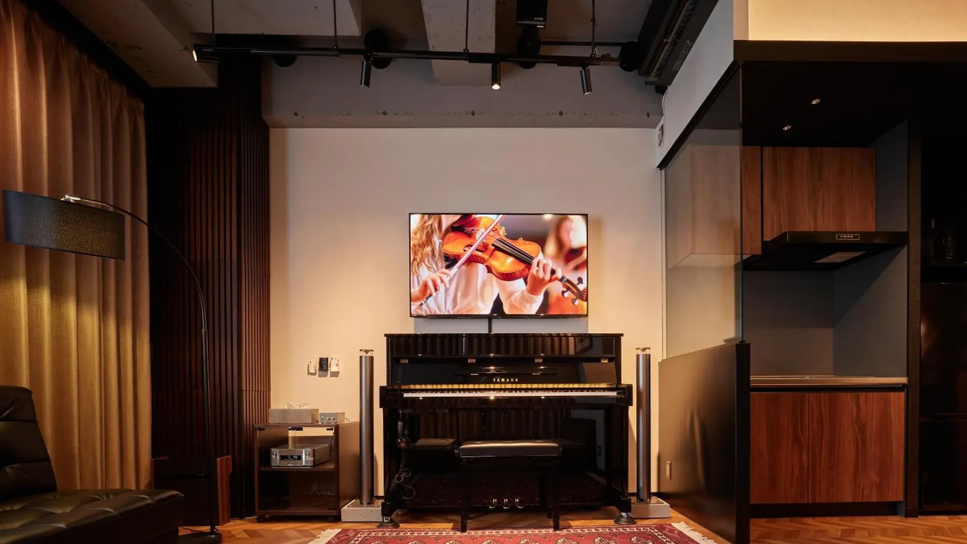 Acoustic Garage Apartment Tokyo